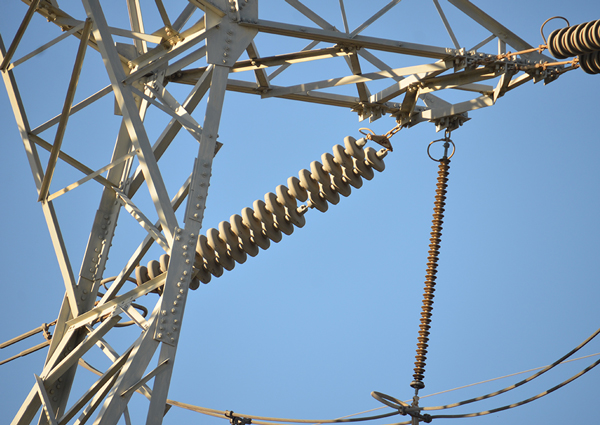 Accroître la confiance dans les isolateurs de lignes de transmission et de sous-stations